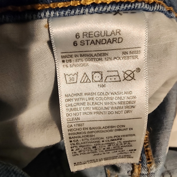 Womens shorts size 6 - Picture 3 of 3